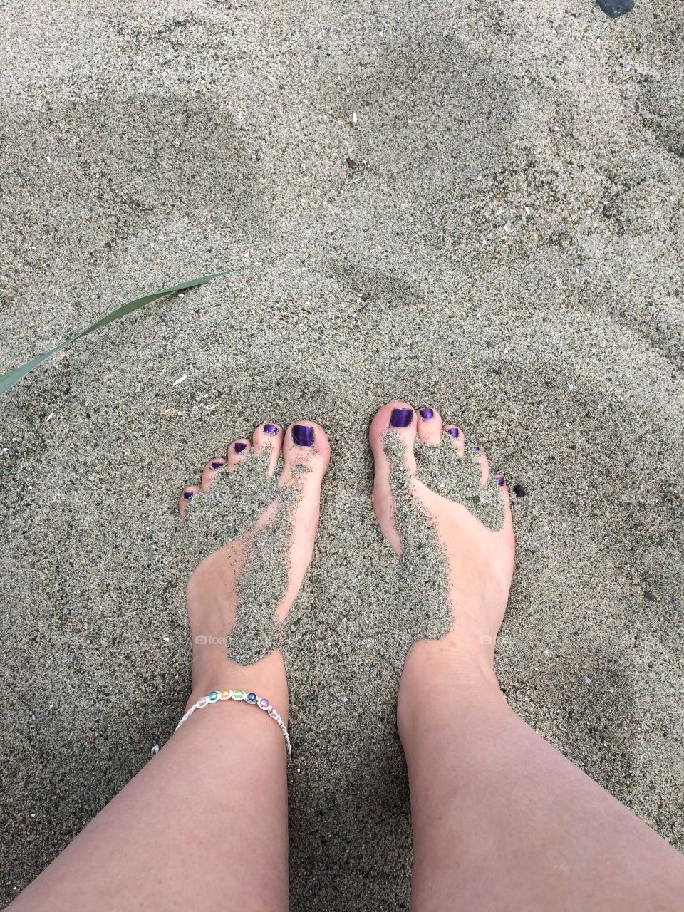 Sandy feet 