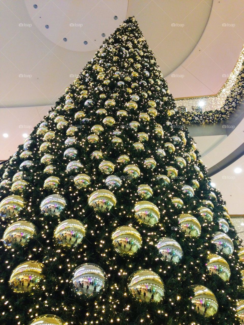 Mall Christmas tree 