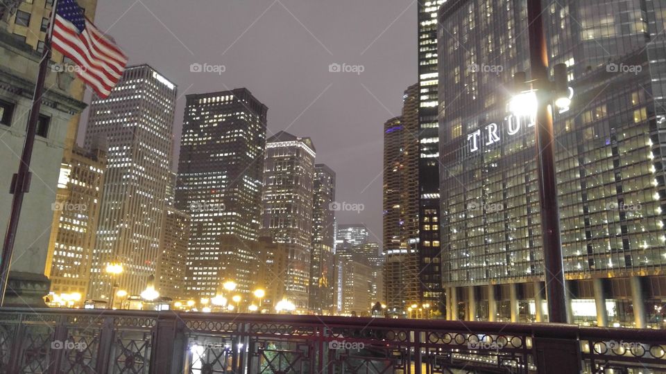 Downtown Chicago at night showing off it's amazing skyline