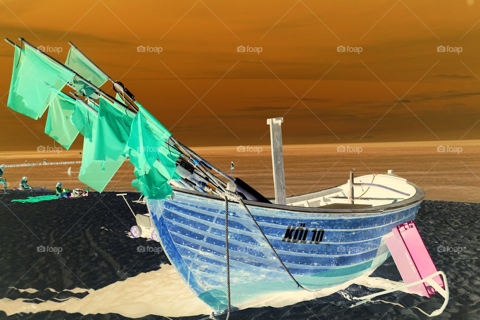 Magic in the beach, the Others Side of colours