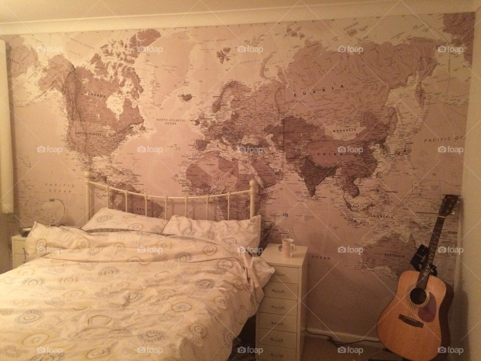 World map feature wallpaper 