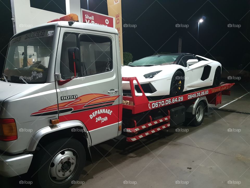 You buy a Ferrari when you want to be somebody. You buy a Lamborghini when you are somebody.