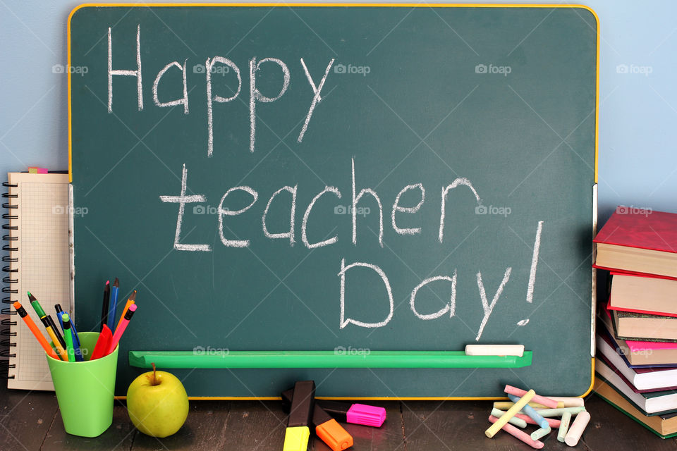 Teacher's day, holiday, international Teacher's Day, happy Teacher's Day!, school, university, college, teacher, teacher, student, student, school supplies, board, chalk, school board, book, apple, knowledge, education, notebook, pens. Pencils, still life, creativity, work, congratulations, Day of Knowledge,