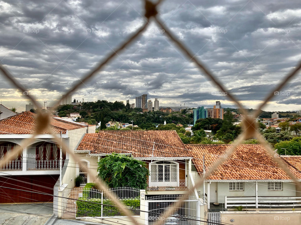 🇺🇸 From the window, a new Saturday appeared!  Beautiful and cold there at the same time, but what a welcome! / 🇧🇷 Da janela, um novo sábado surgiu! Bonito e frio aí mesmo tempo, mas que seja alvissareiro!