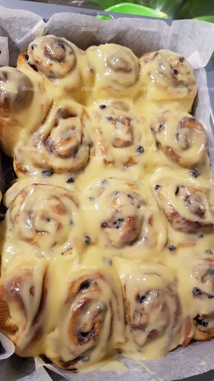 cinnamon scrolls & cream cheese frosting