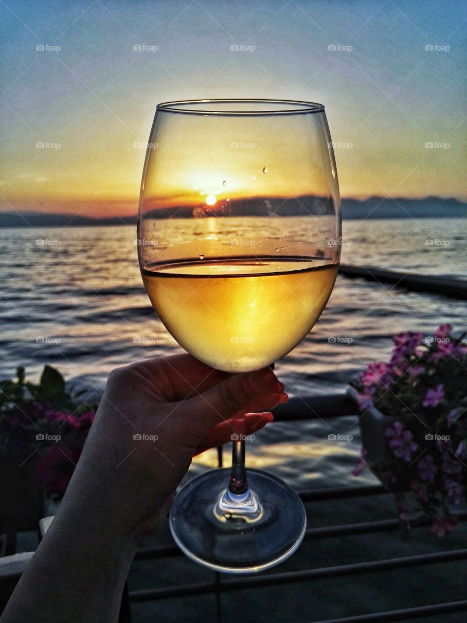 wine and sunset for the perfect summer