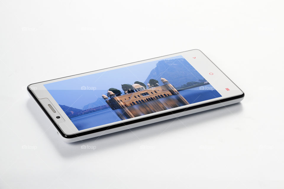 Mobile phone with Water palace on screen