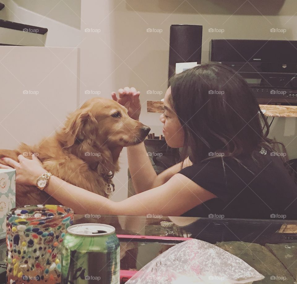 I wish she looked at me the same way she looks at this dog 😩