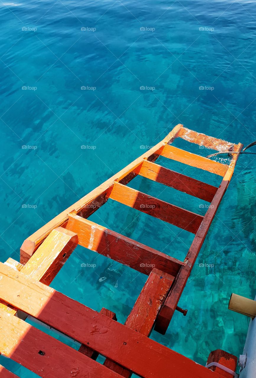 contrast orange and turquoise