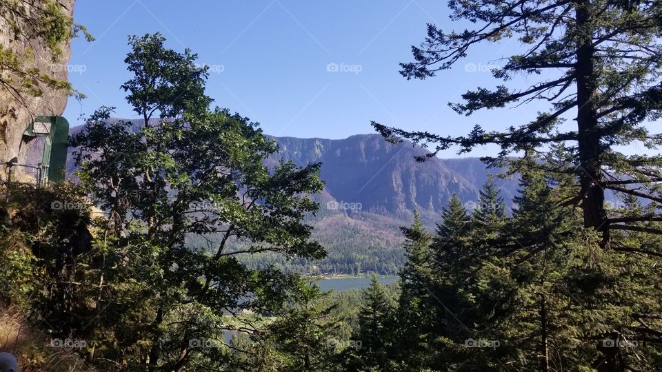 view from Beacon Rock