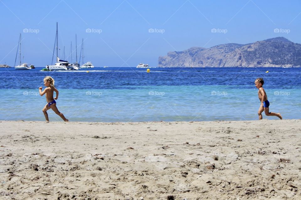 children running