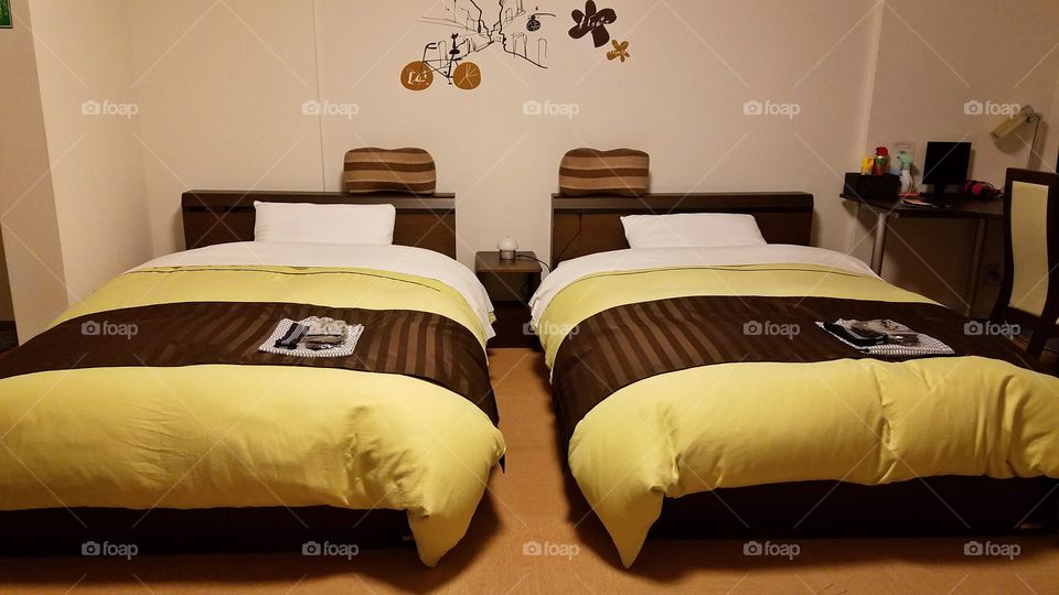Twin bedroom hotel room