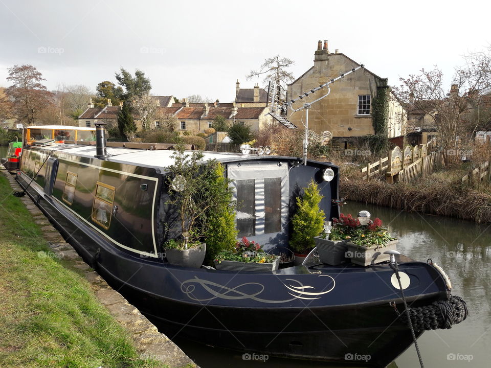 canal boat at bathampton