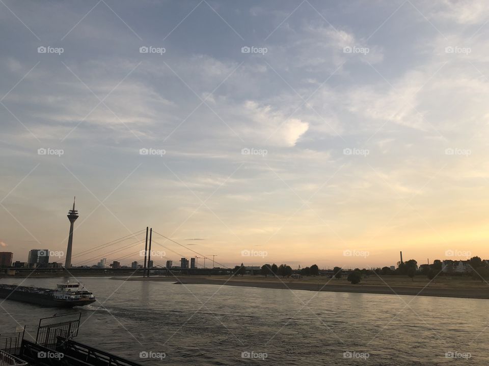 Düsseldorf Heimatliebe - die Stadt und die Menschen empfangen dich mit offenen Armen