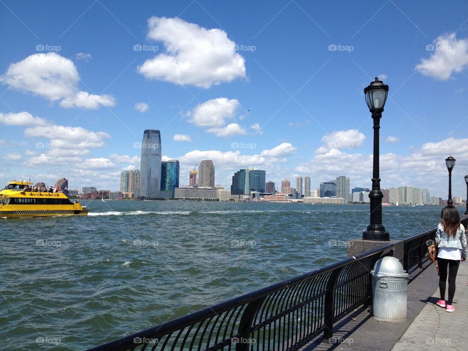 ESPLANADE New York . Walking on esplenade