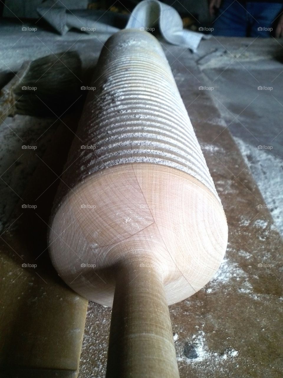 Rolling pin full of flour 