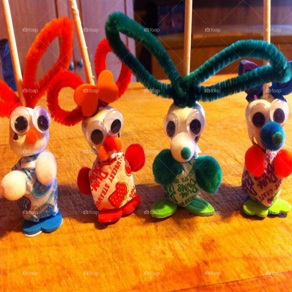 Making lollipop rabbits 