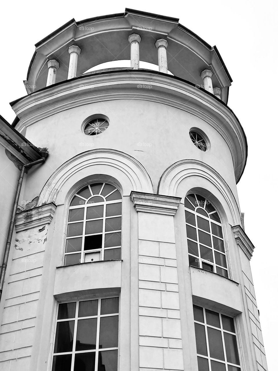 old building with windows.