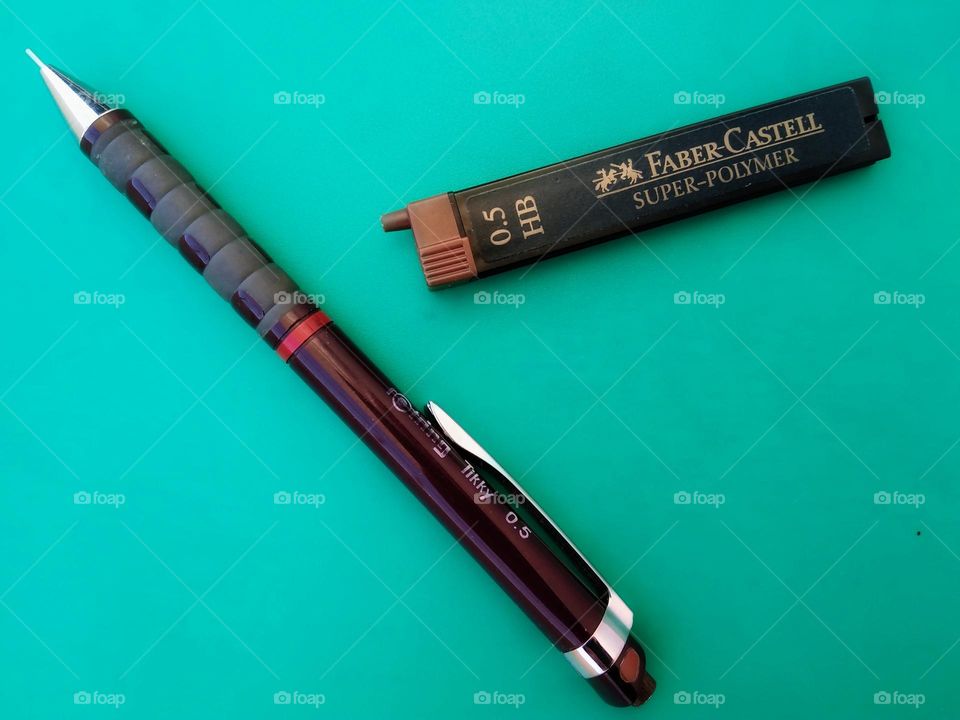 Mechanical pencil and minen leads