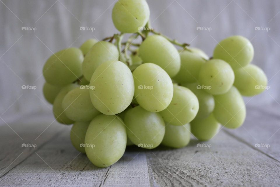 Bunch of green grapes 