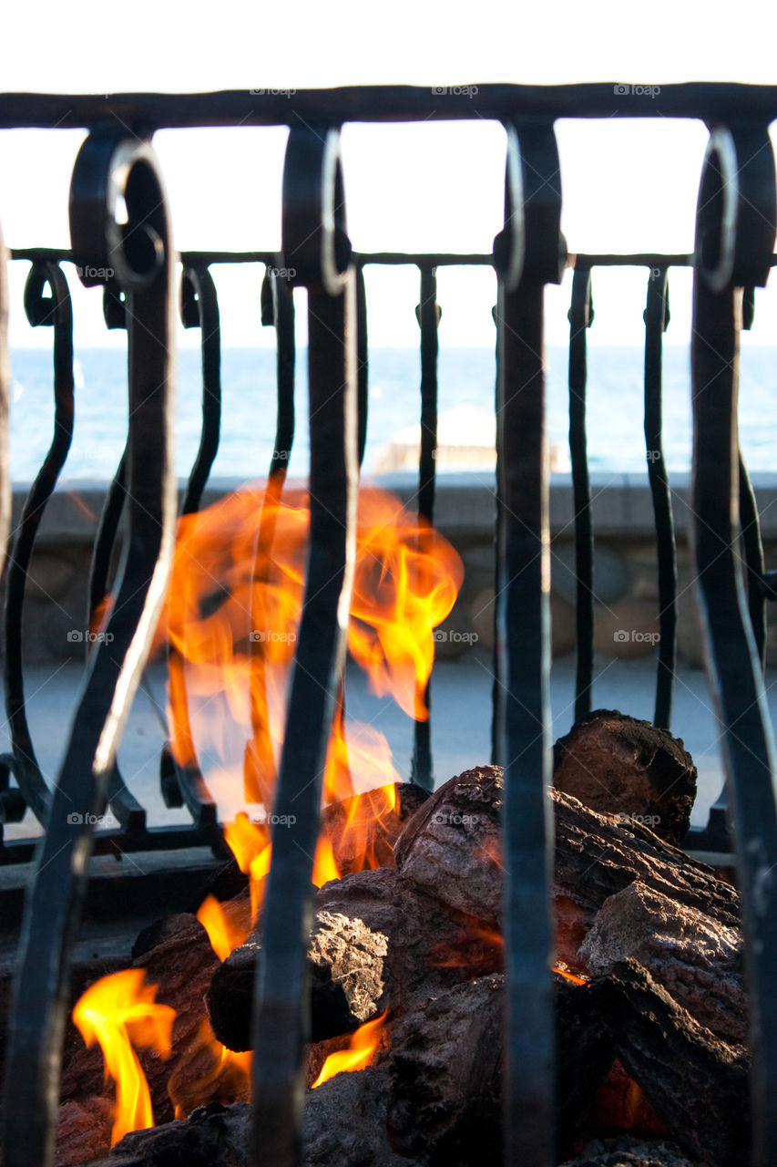 Outdoor fire pit