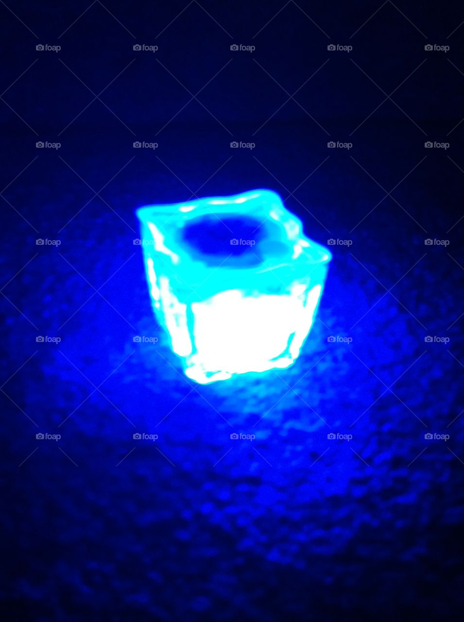 Light up ice cube