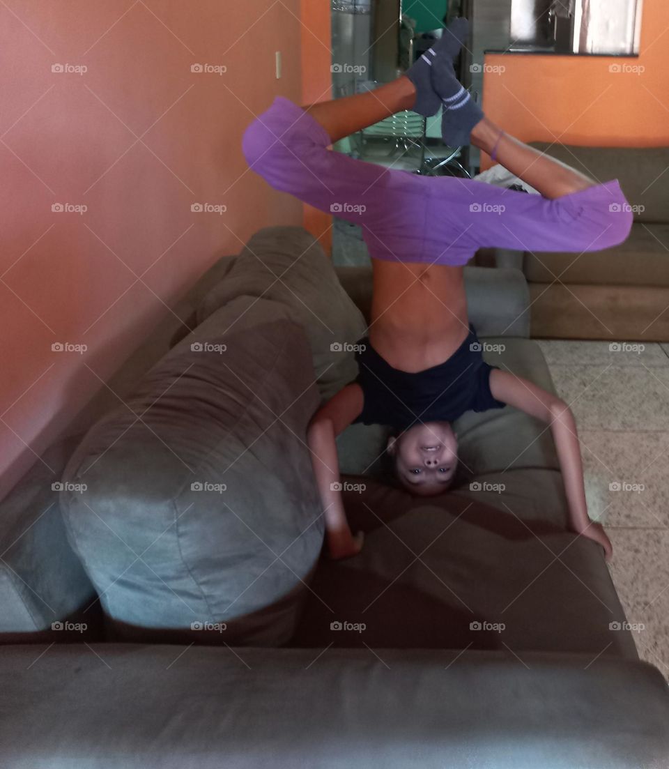 Exercício de mobilidade. A Flexibilidade muscular é um fator importante  tanto para a realização  das atividades funcionais quanto, para a obtenção  de uma boa performance atlética