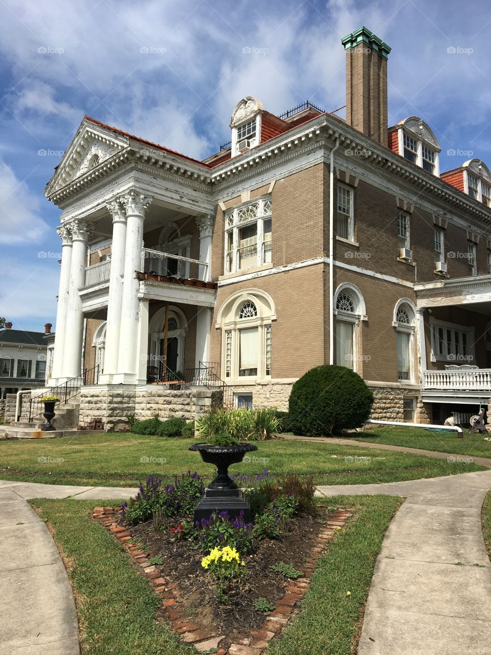 Rockcliffe Mansion in Hannibal, Missouri 