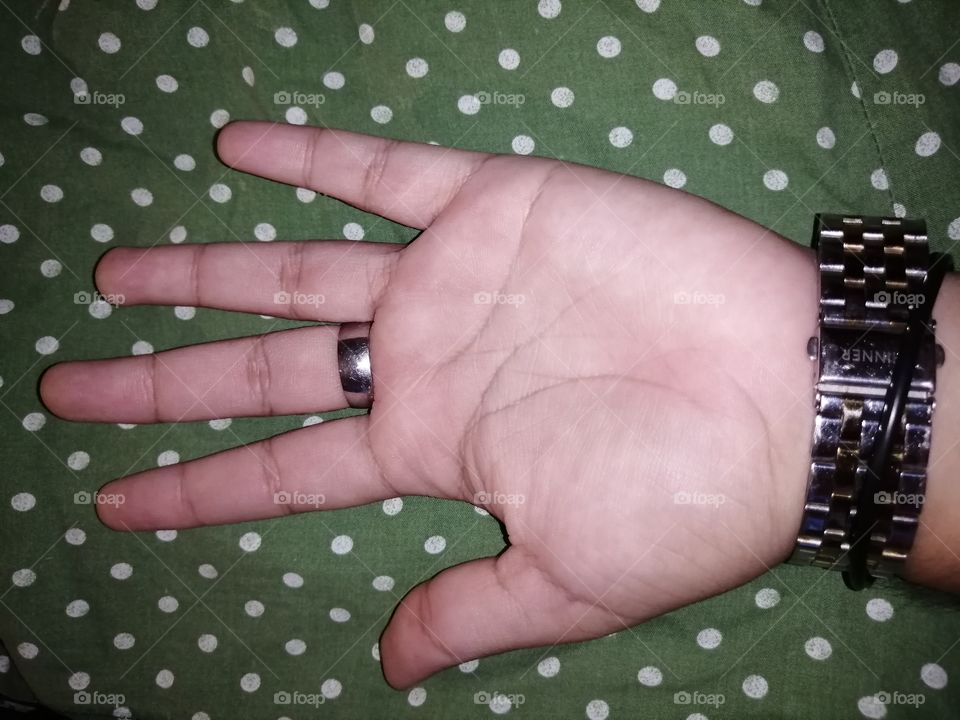 ¿Qué tal? mis manos siempre lucen blancas:)