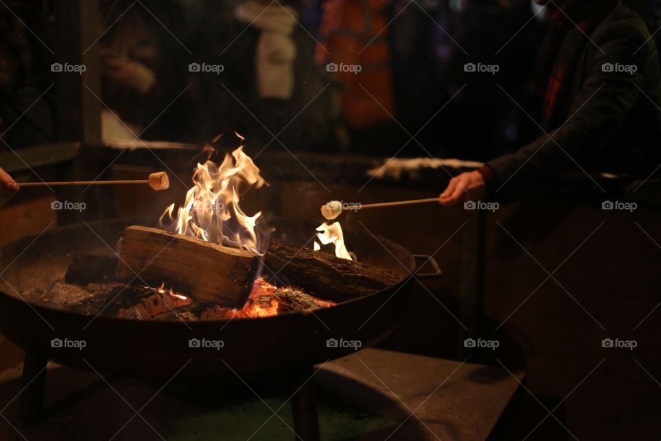 Marshmallows on an open fire