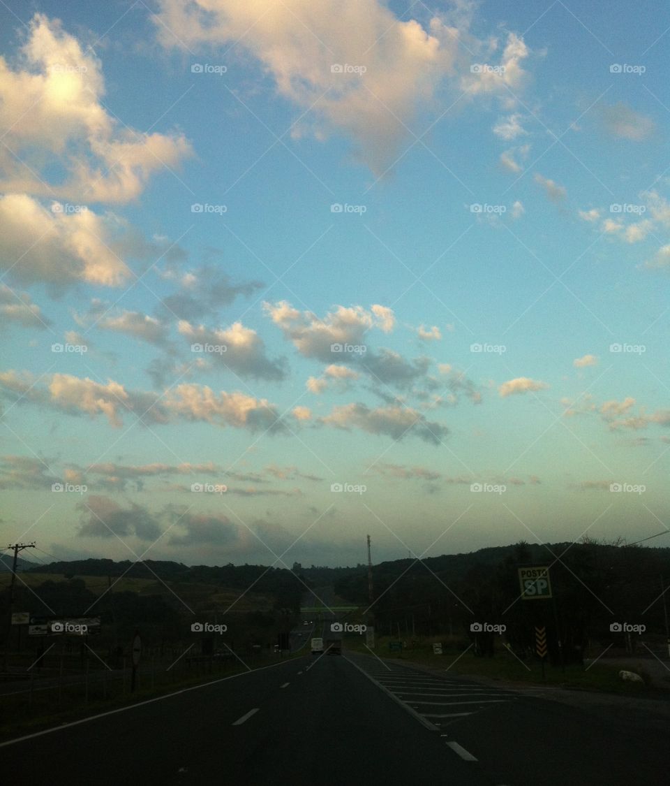 🌅Desperte, Jundiaí. 
Que a jornada diária possa valer a pena!
🍃
#sol #sun #sky #céu #photo #nature #morning #alvorada #natureza #horizonte #fotografia #pictureoftheday #paisagem #inspiração #amanhecer #mobgraphy #mobgrafia #Jundiaí #AmoJundiaí