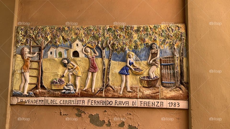 Street art . Ceramic on wall .art 3D 