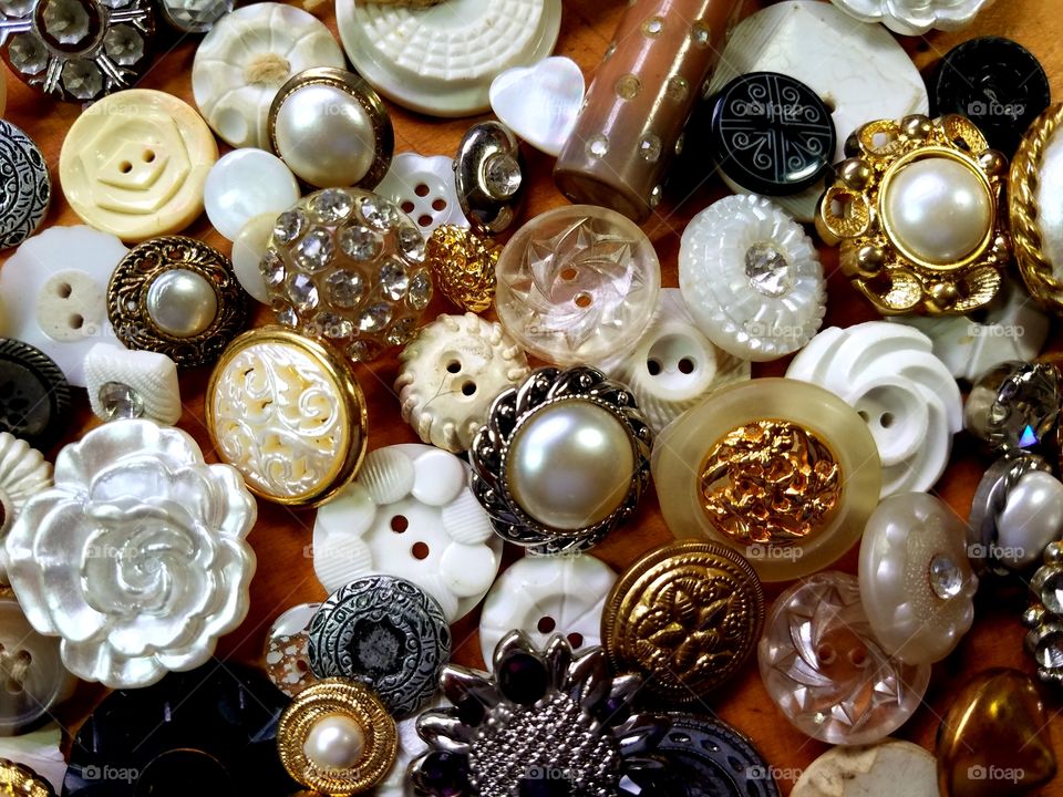 Vintage bling buttons
