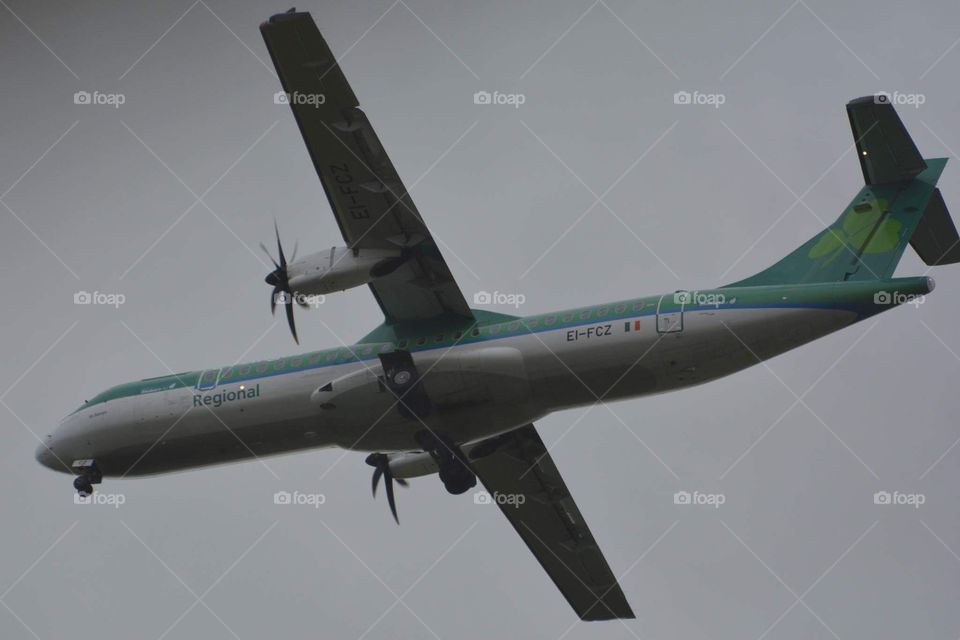 Aer Lingus ATR 72-600 landing at Cork Airport 