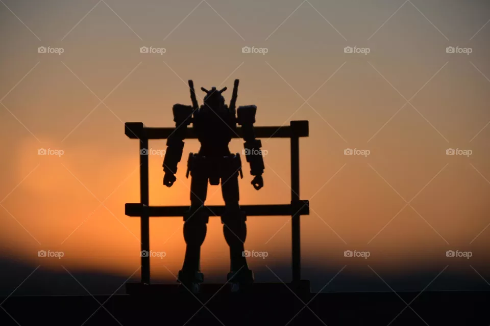 silhouette of gundam 
