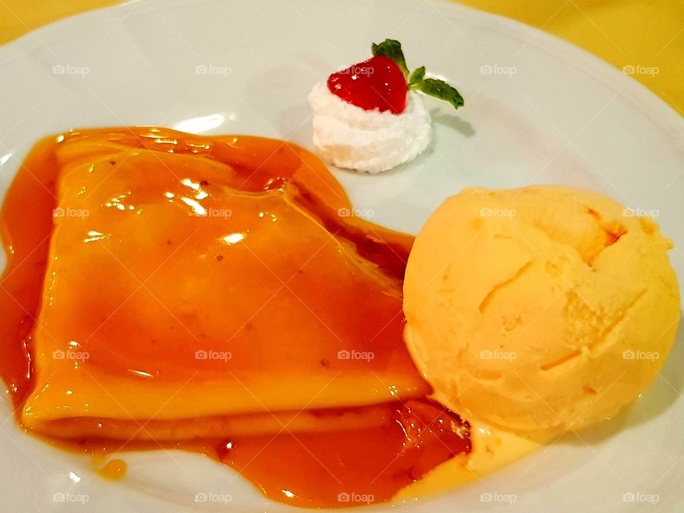 Crepe with ice-cream
