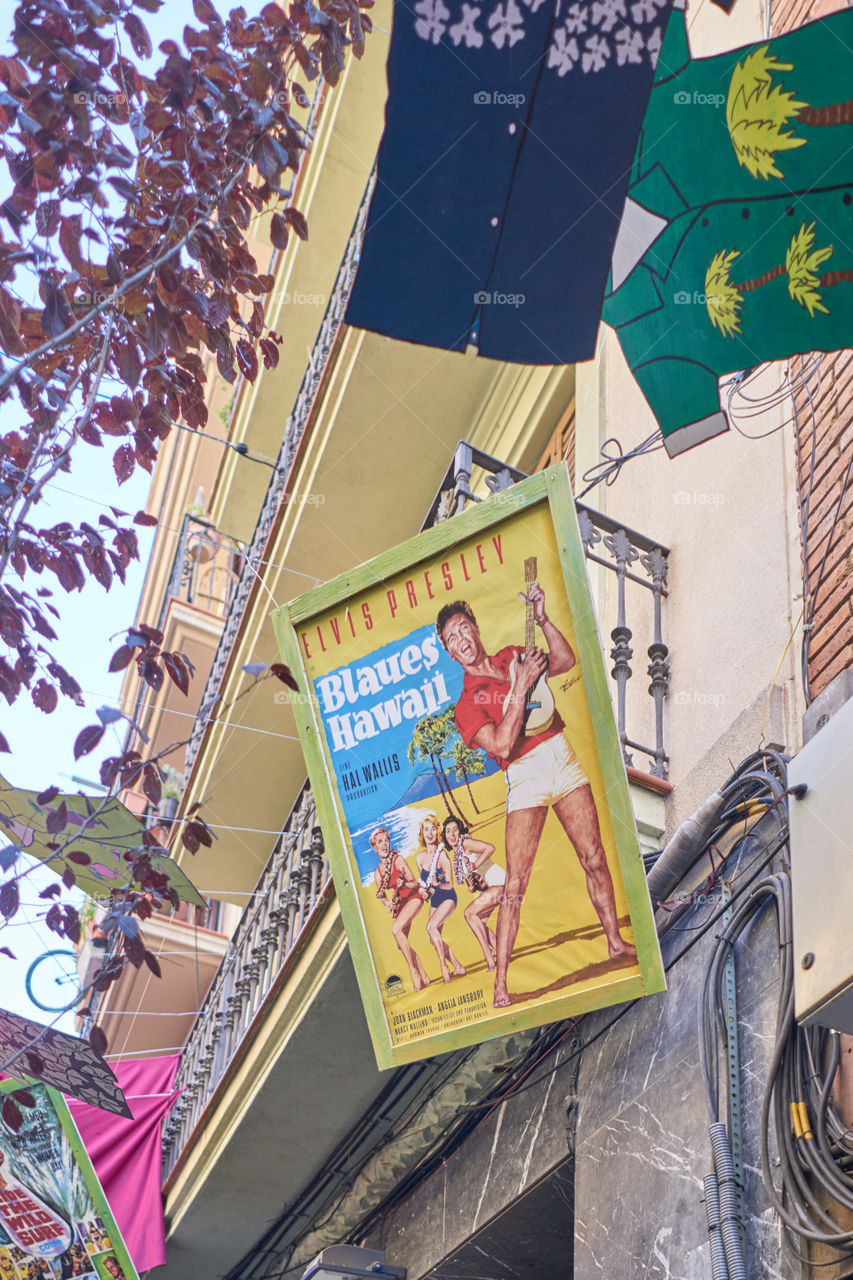 Barrio de Gracia. Primer día de Fiesta. Listos para el verdicto del jurado