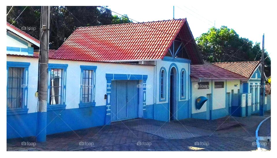 Casinha azul e branco