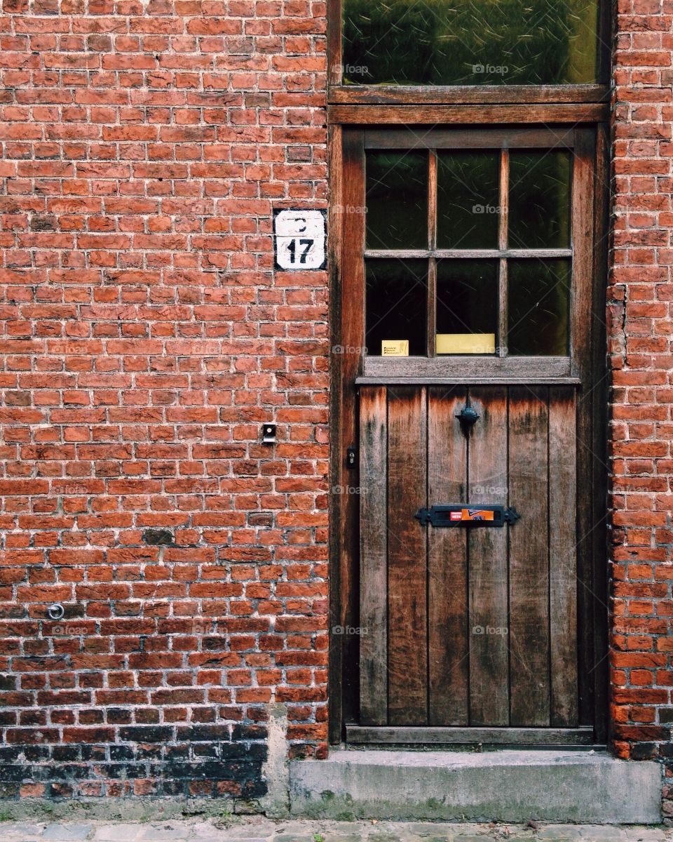 Old wooden door in Brugge 