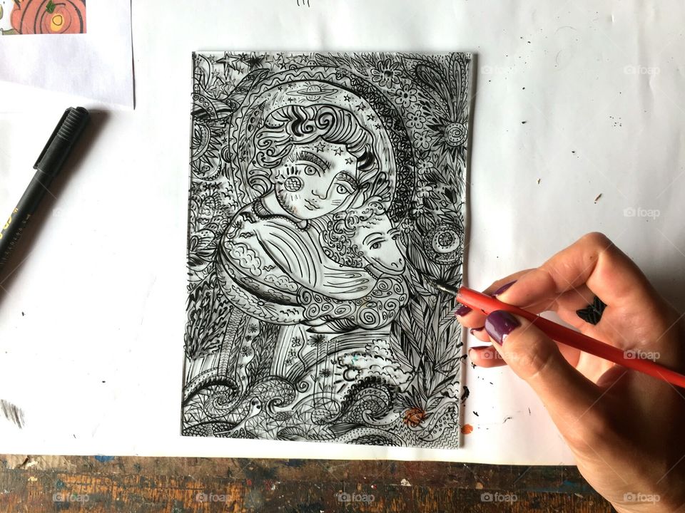 In 2019 I want to spend more time doing things I really like and which fill me with good vibes and energy! Process of drawing the picture on glass, picture of angel holding lamb. 