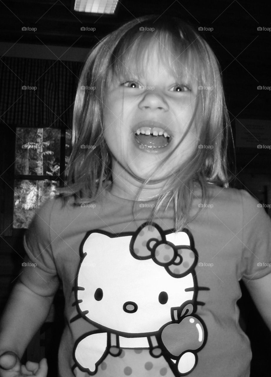 Did someone steel Kittys apple or why so angry?