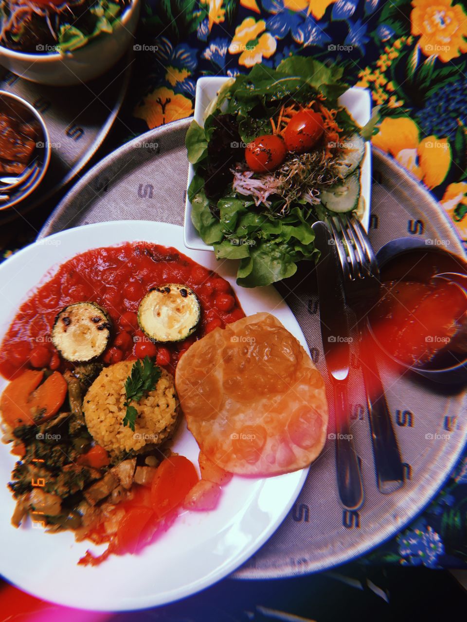 Individual plate of indian vegan food made in São Paulo 