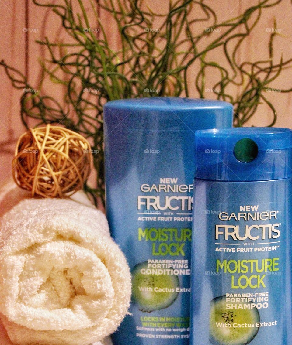 Garnier Fructis Moisture Lock Fortifying Shampoo & Cream Rinse