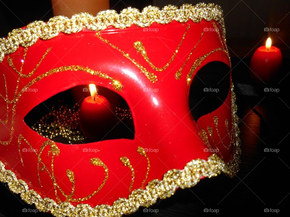 red carnival mask costume