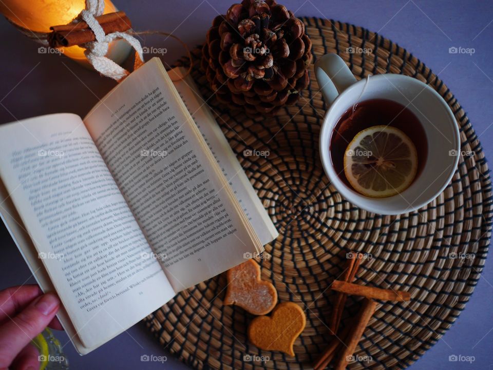 Tea and cookie 