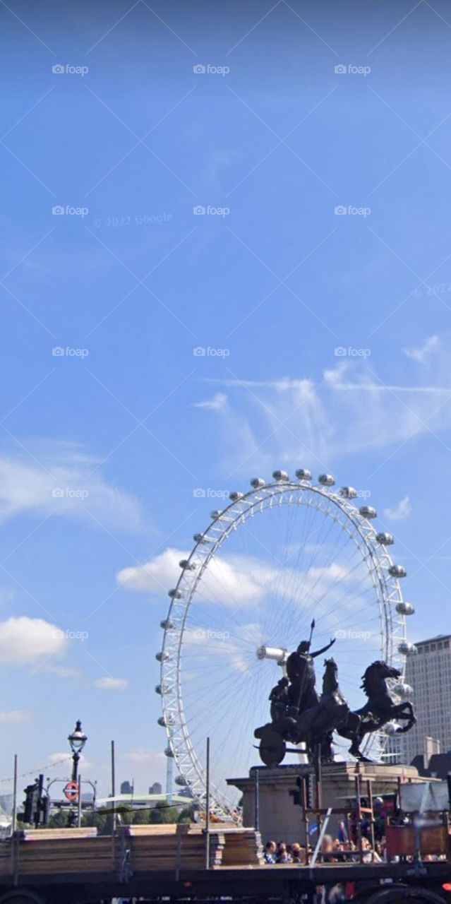 vòng xoay khổng lồ.