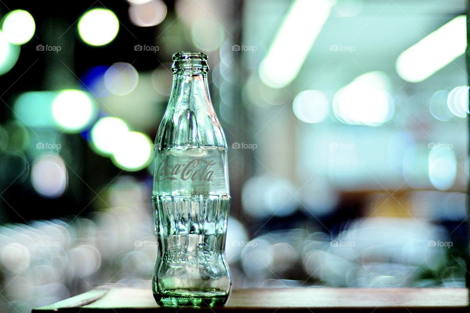 coca cola with bokeh effect