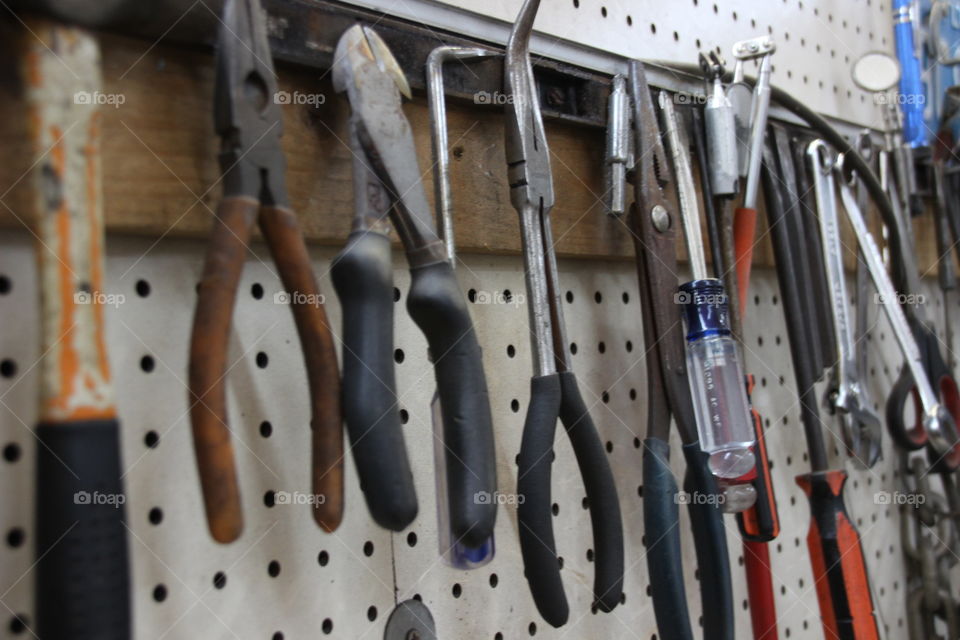 Workbench screwdrivers