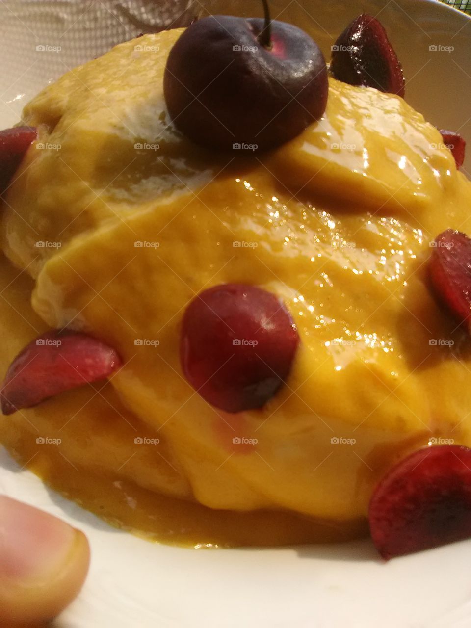 rawvegan ice cream (tropical)
with cherries on top of course