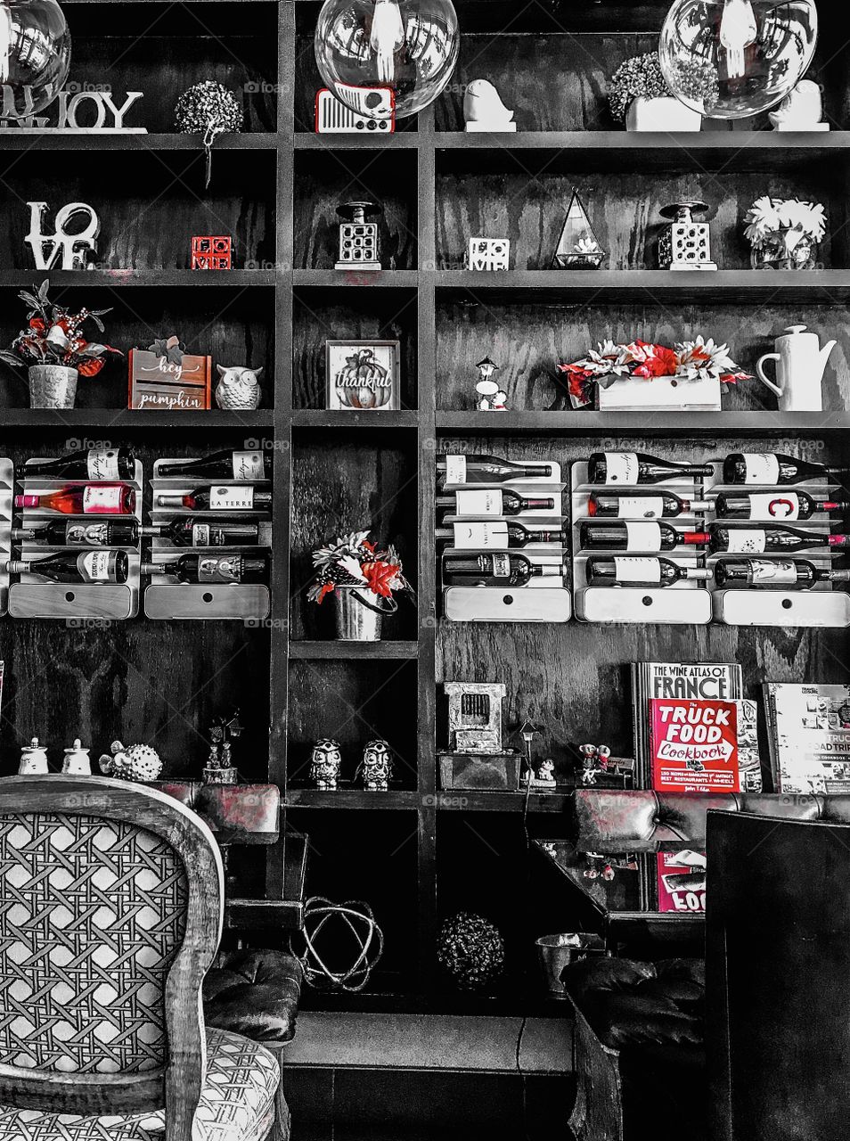 Shabby chic restaurant decor 